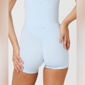 CSB Form Invisible Scrunch Shorts 4" Powder Blue Size Medium BNWT